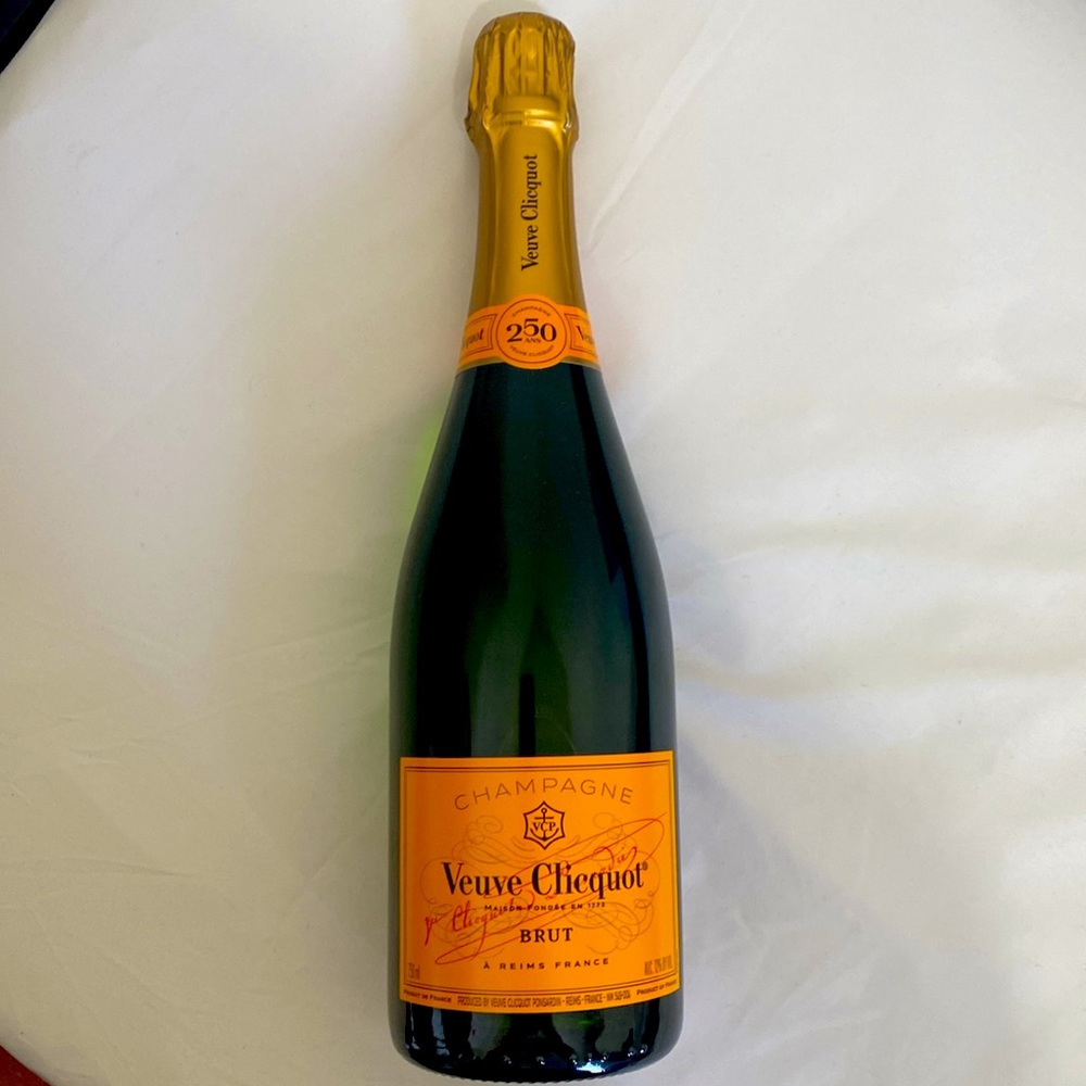 SOLD SOLD SOLD- Veuve Clicquot Brut 750 FULL Last one